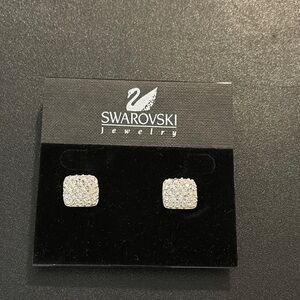 Swarovski earrings rhodium plated square shape